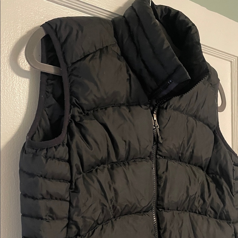 REI Black Women's Quilted Insulated Vest - Picture 3 of 10
